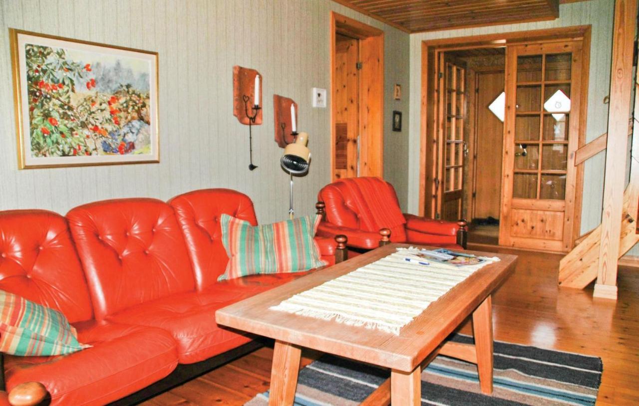 Cozy Home In Uddevalla With Wifi Häljebol Extérieur photo