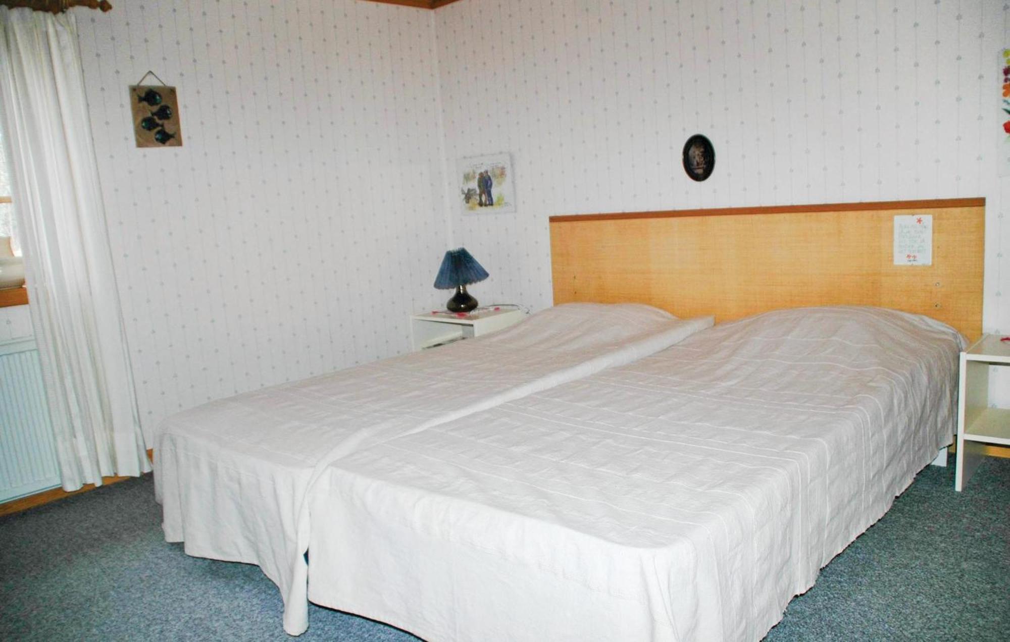 Cozy Home In Uddevalla With Wifi Häljebol Extérieur photo