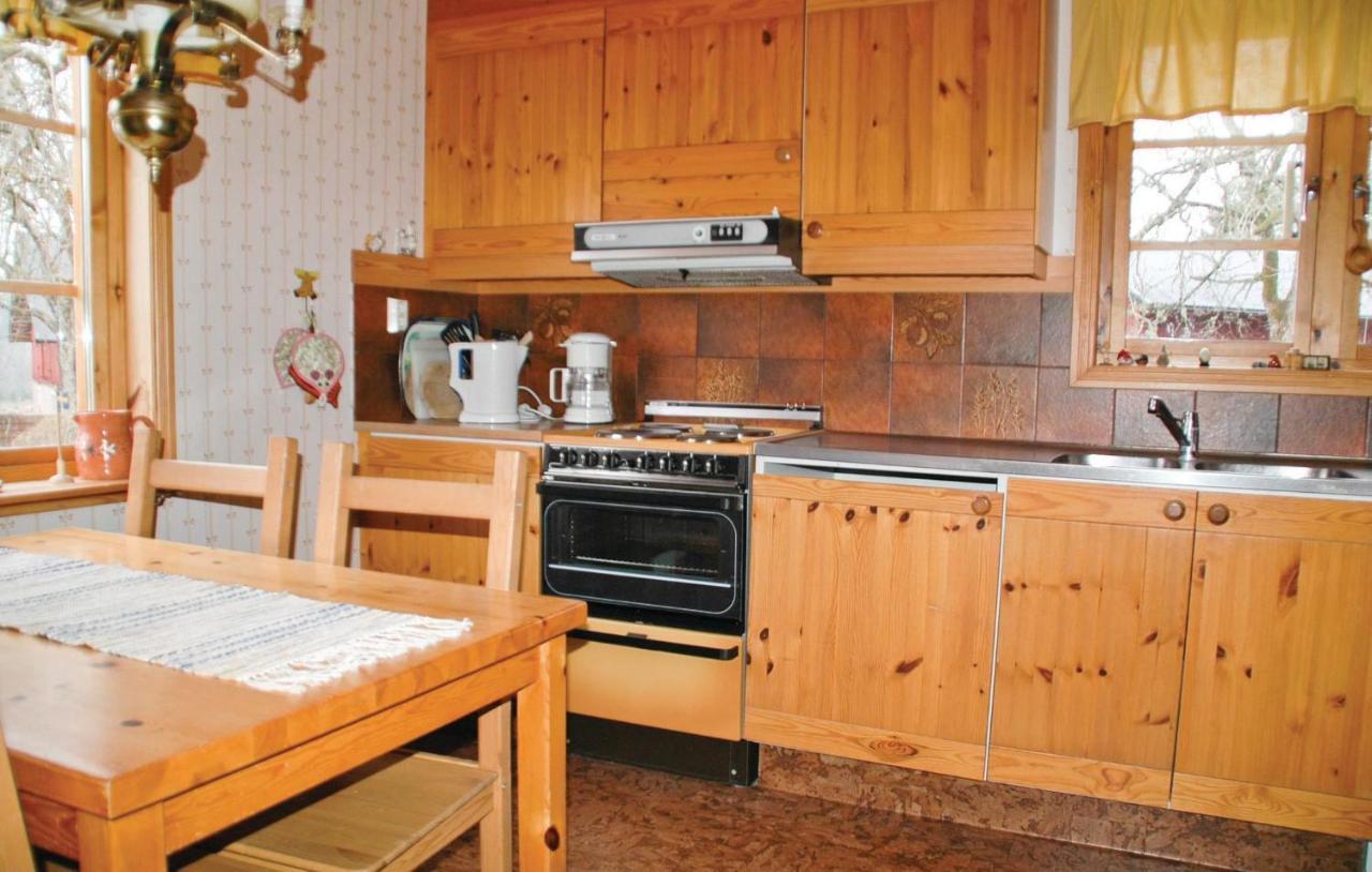 Cozy Home In Uddevalla With Wifi Häljebol Extérieur photo