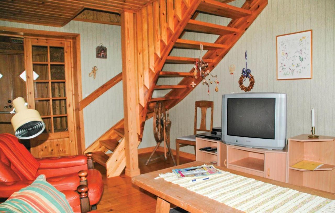 Cozy Home In Uddevalla With Wifi Häljebol Extérieur photo