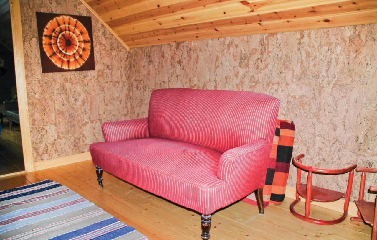 Cozy Home In Uddevalla With Wifi Häljebol Extérieur photo