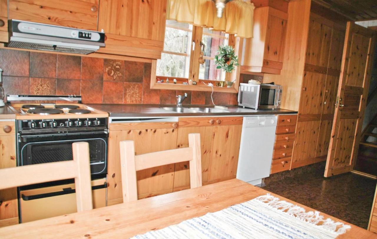 Cozy Home In Uddevalla With Wifi Häljebol Extérieur photo
